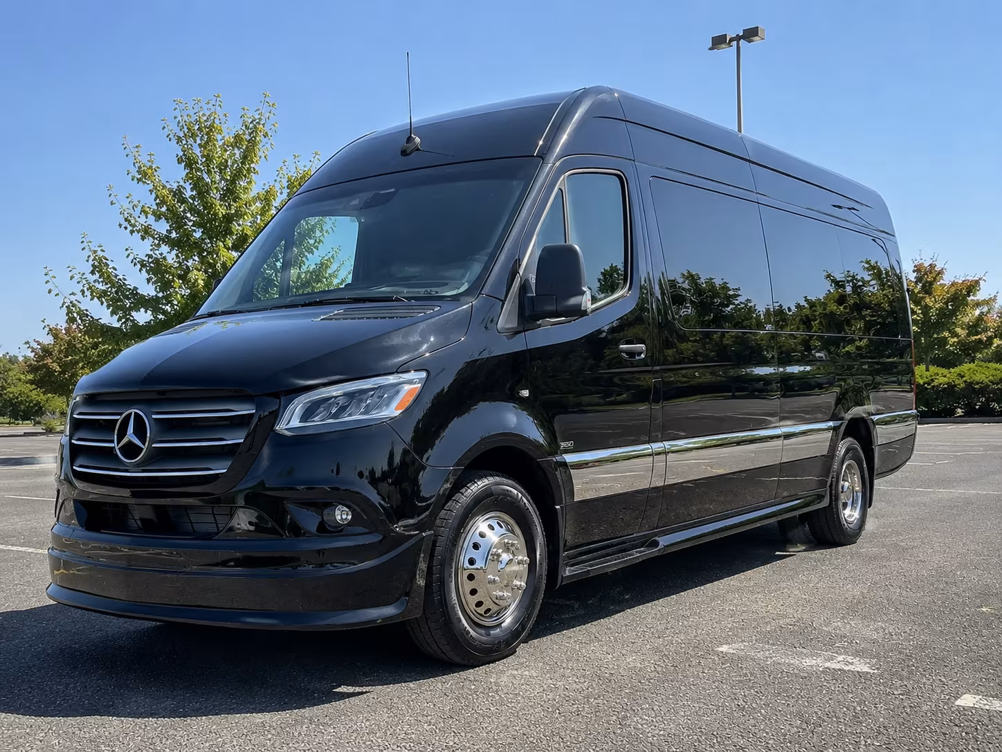 find the perfect transportation for your next airport transfer 4